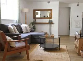 Owl Cottage - Cosy Cotswolds Stone Escape, Dog Friendly
