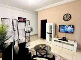 Medo's Luxury Houses - large studio, allotjament amb cuina a Abidjan