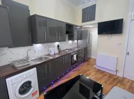 Glasgow South 2 Bedroom Apartment