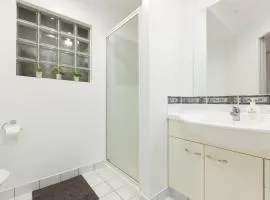 Stylish and Spacious, Downtown Mount Maunganui