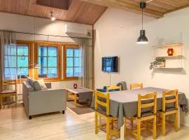 Lomakivakka - Roomy 2BD & loft by the lake, free wifi and sauna