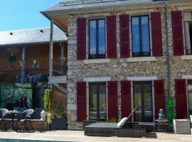 A Nouste chambres d'hotes et gite ONLY ADULTS, hotel v destinaci Campan