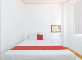 RedDoorz at Coco Grove Tourist Inn