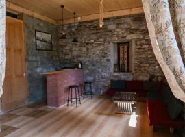 Rusikos guest house, holiday rental in Oni