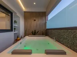 Hot Tub - 5 min to Beaches - Netflix - Full Kitchen