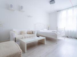 Easy Stay Victus Sopot Walk to the Pier by Noclegi Renters, hotel i Sopot