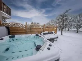Pétillant Chalet aux 3 étangs avec SPA, Sauna et Véranda