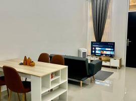 Villa Ku Villa Mu, vila v destinaci Semarang