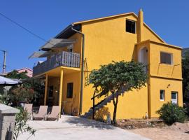 Apartments Mara Bela, hotel v destinaci Karlobag