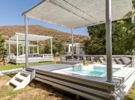 Ow Andros Suite 2,Private Whirlpool