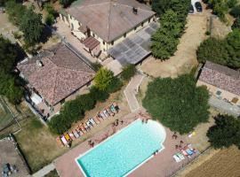 Casale del Gufo, hotel with pools in Chiaravalle
