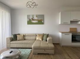 ROYAL AQUAMARINE - lakeside luxury flat at Balaton, hotel in Keszthely