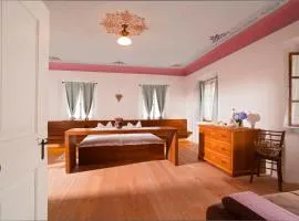 Juvanova hiša - Apartments and Rooms