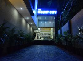 The Mount City Near US Consulate, hotel in Anna Salai, Chennai