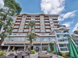 Newtown Plaza Hotel, hotel in Camp John Hay