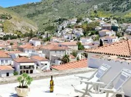 Captain's House for 4 - Historical Home Hydra 1800