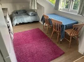 Cosy attic flat with views