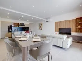 Elegant Sliema Penthouse Panoramic Terrace by Buena Vista