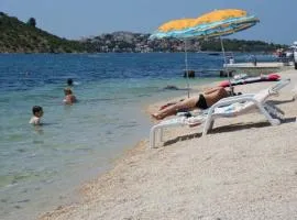 Villa Seaview Divna Beachfront