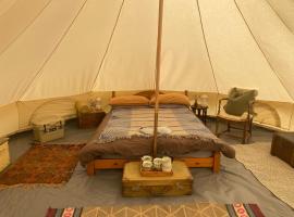 Beesands Belltents, hotel i Kingsbridge