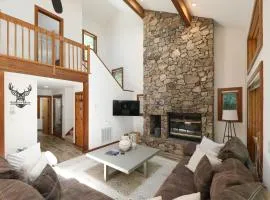 Luxury Mountaintop Family Retreat