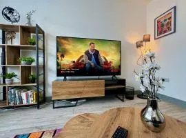 Lenhurst House - Great for Contractors or Family Holidays