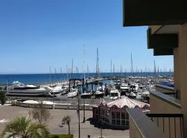 Nettuno apartment city center sea view