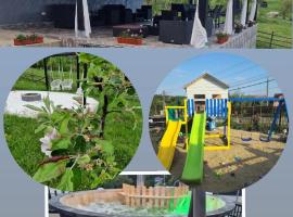 Casa dintre munti, hotel in Novaci