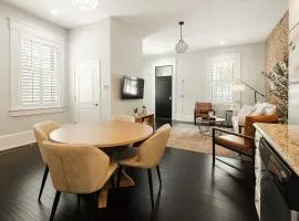Lux 4BR Townhome - City Views - Free Parking