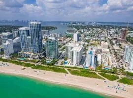 Beachside Oasis, Miami Beach Apt with parking included