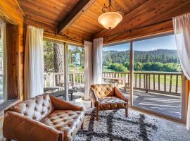 Hot Tub and Game Room Spacious Big Bear Lake Cabin, hotel en Big Bear Lake