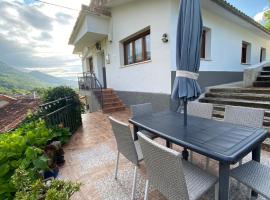 La Espriella, hotel u gradu Avín