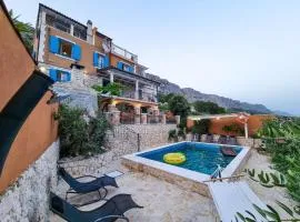 Villa Diana with pool, sauna,playground,