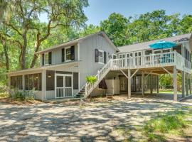 Near Edisto Beach State Park: Home w/ Lanais!, Hotel in Edisto Island