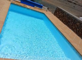 Casa del Valle 10, hotel u gradu Yaiza