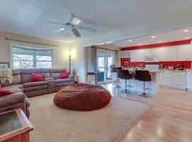 Lake Cumberland Resort Condo with Direct Lake Access
