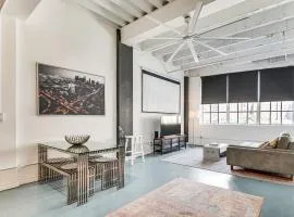 Downtown Los Angeles Condo with Rooftop Pool Access