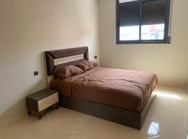 Mooie gemeubileerde appartement 4e etage midden in de stad