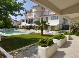 Harika bir yer, alojamiento con cocina en &Ouml;l&uuml;deniz