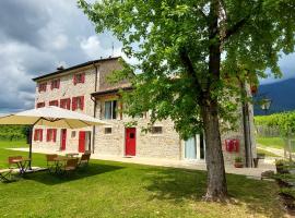 Borgo Le Lanterne Charming Vacation Rental, hotel in Follina