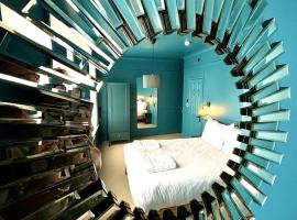 ROOMS AT THE QUAYSIDE - stylish en-suite rooms on Poole Quay all fully refurbed, hotel u gradu Pul