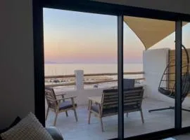 T2 vue sur le port jacuzzi terrasse et parking