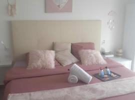 Love Room Séduction, hotel in Tremblay En France
