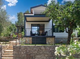 Beachside House Lara - Happy Rentals, hotel em Omišalj