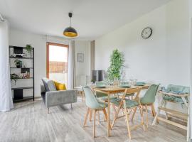 Bella Notte - 10 min from DisneyLand, Free Parking, Self Check-in, 7 pers, hotel in Montévrain