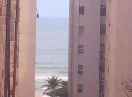 Quarto Privativo - Pitangueiras - 50mts da Praia