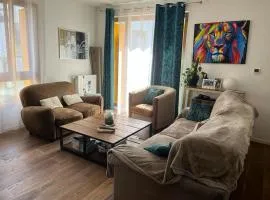 Duplex-pied du village JO paris