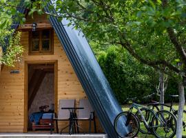 Moonlight & Starlight lodges, cottage in Orašac