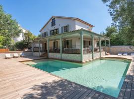 Maison st tropez dans les vignes，位于圣特罗佩的酒店