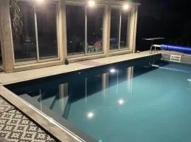 Au calme dans le marais avec piscine